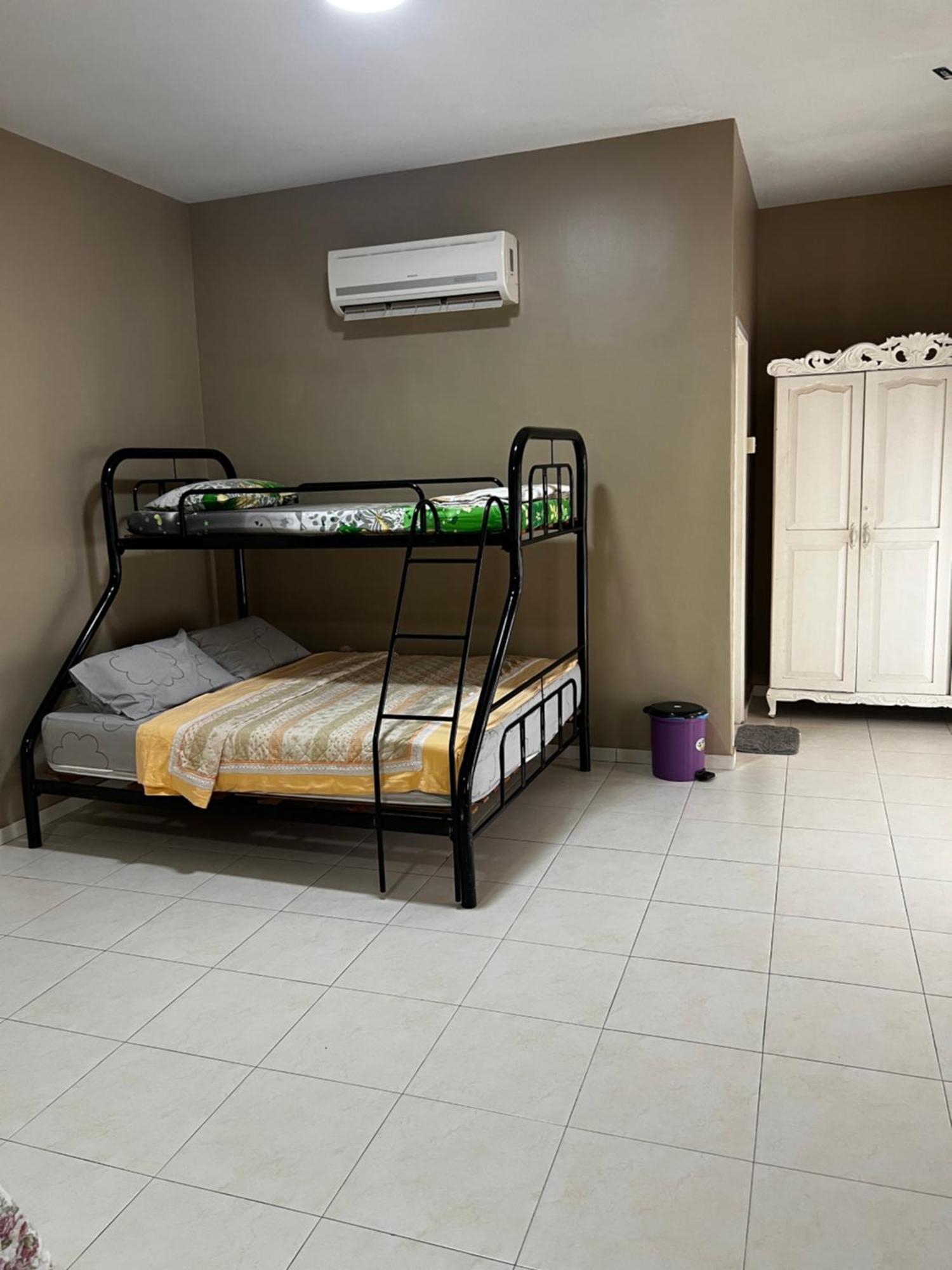 Homestay Melaka Executive Exterior photo