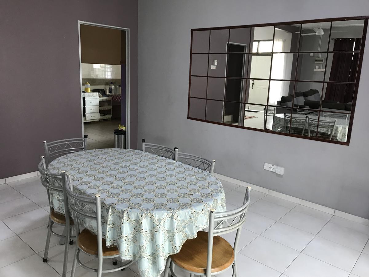 Homestay Melaka Executive Exterior photo